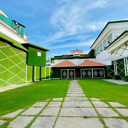 B8 Hotel Ченнаї Екстер'єр фото