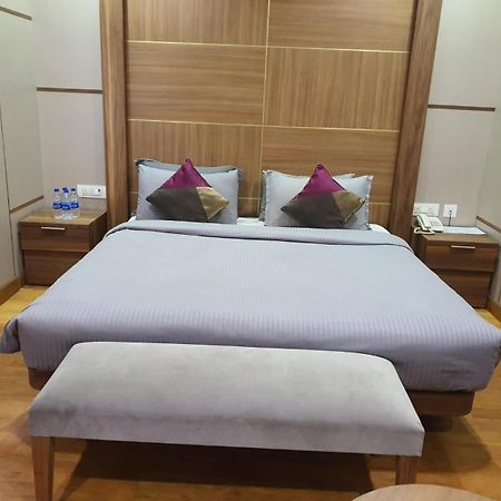 B8 Hotel Ченнаї Екстер'єр фото