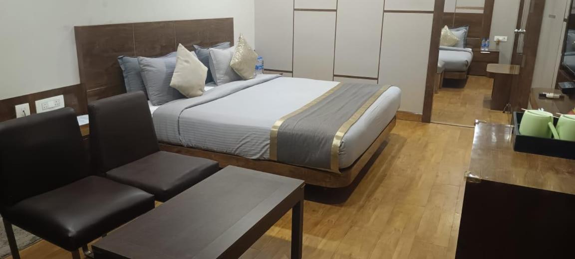 B8 Hotel Ченнаї Екстер'єр фото