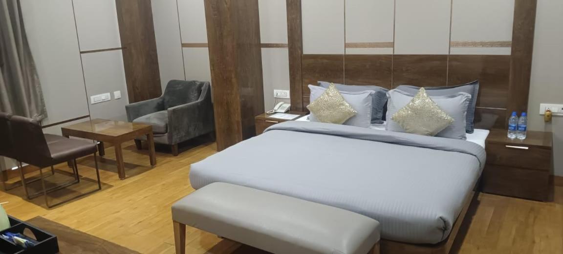 B8 Hotel Ченнаї Екстер'єр фото