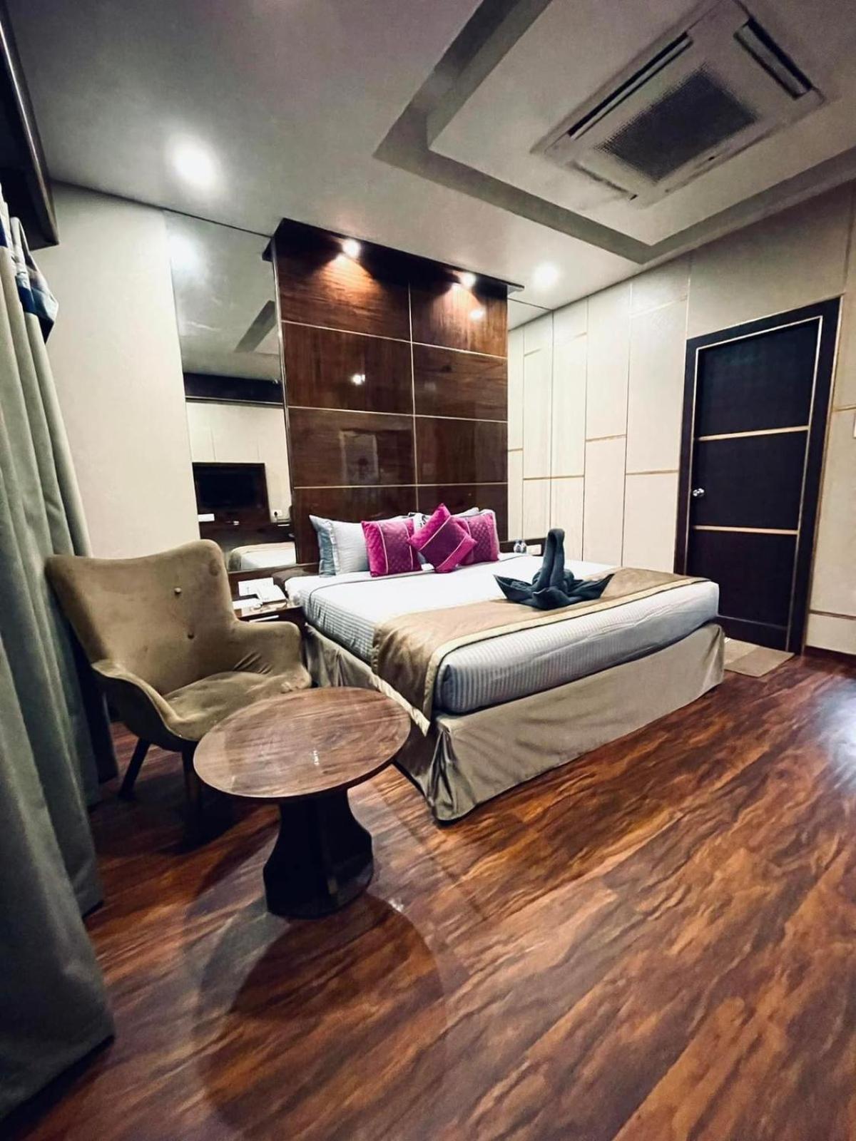 B8 Hotel Ченнаї Екстер'єр фото