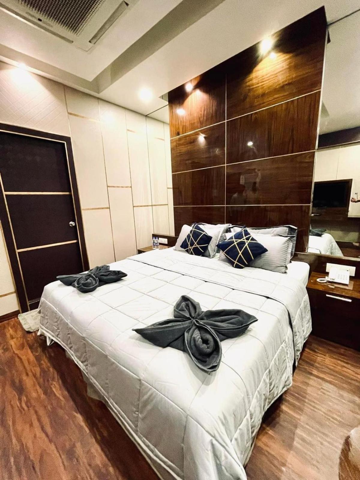 B8 Hotel Ченнаї Екстер'єр фото